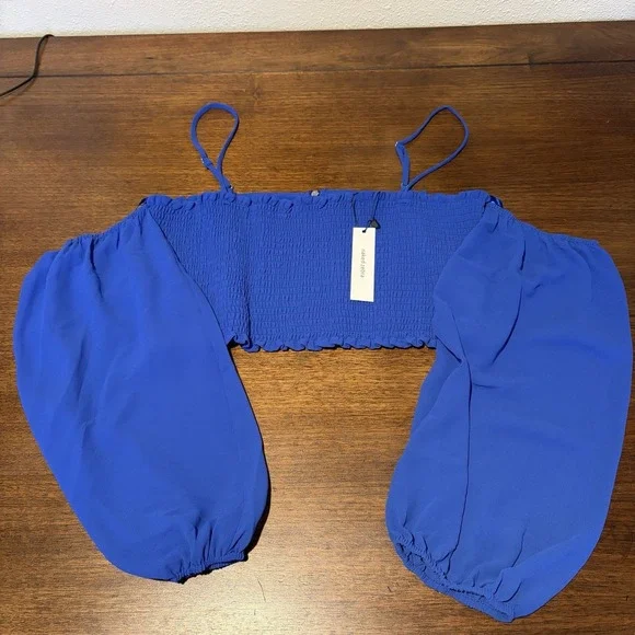 Naked Zebra NWT Woman's Off Shoulder Smocked Long Sleeve Crop Top Size L Blue - Picture 3 of 11